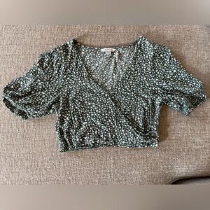 American Eagle Women’s Green Floral Short Sleeves Faux Wrap Crop Top